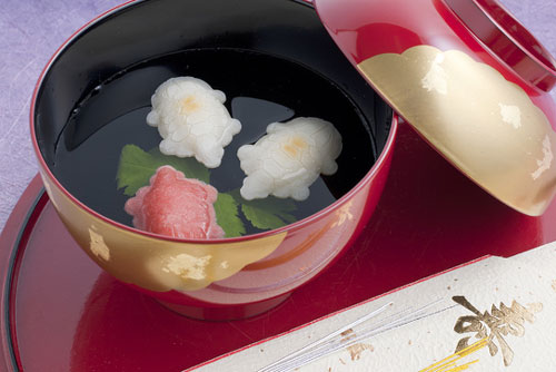 シンプルなおすましも、一気に華やぎます