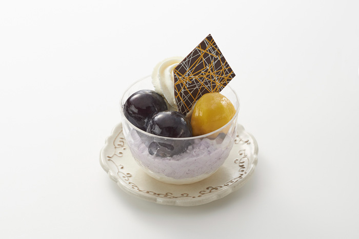 『京橋 千疋屋』ぶどうと和栗のデザート 756円/1個